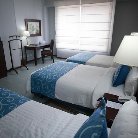 בוקארמנגה Hotel Internacional La Triada מראה חיצוני תמונה
